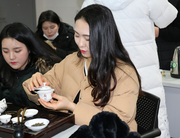 1516073513539098054.jpg C:UsersAdministratorDesktop\u5b54院新闻\u5b66生团\u8336艺课600.jpg